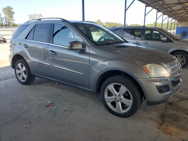 4JGBB8GB8BA745869 - 2011 MERCEDES-BENZ ML 350 4MATIC GRAY photo 4