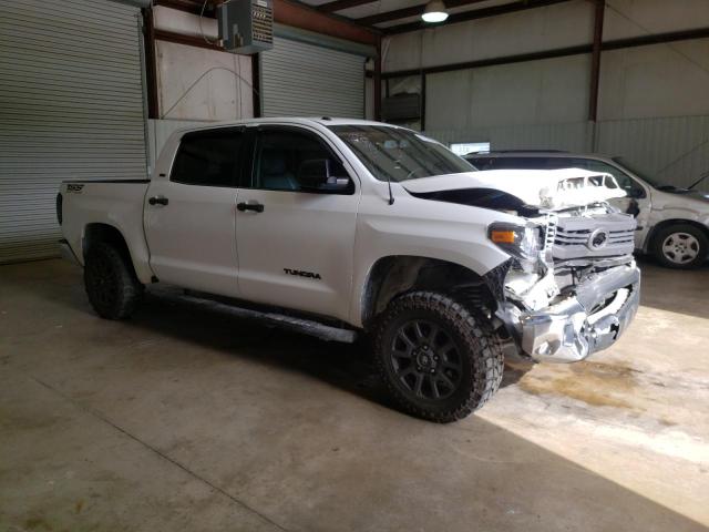 5TFEM5F13EX069707 - 2014 TOYOTA TUNDRA CREWMAX SR5 WHITE photo 4