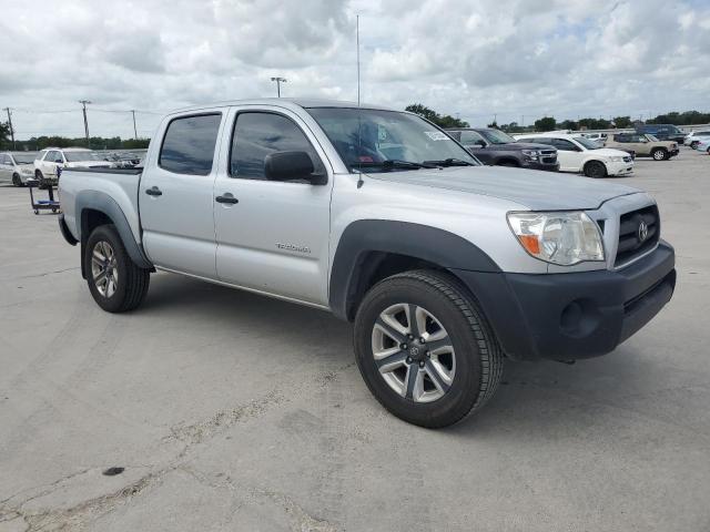 3TMJU62N37M030542 - 2007 TOYOTA TACOMA DOUBLE CAB PRERUNNER SILVER photo 4