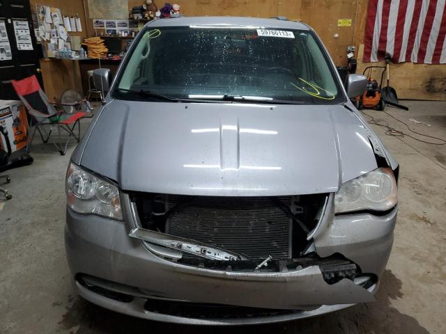 2C4RC1BG3DR645848 - 2013 CHRYSLER TOWN & COU TOURING Gümüş foto 5