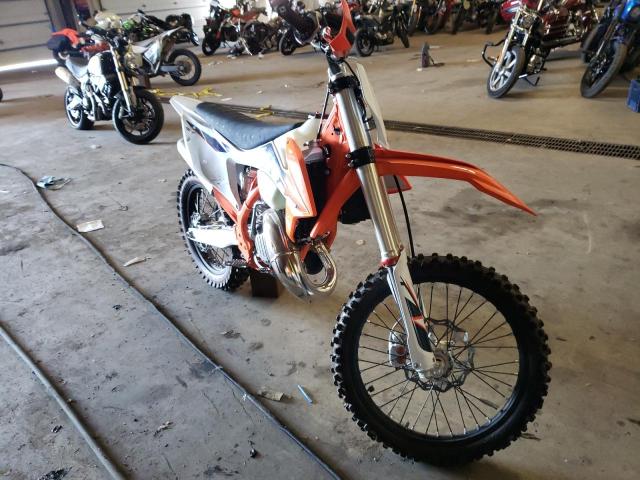 VBKXCH239NM166415 - 2022 KTM 125 XC ORANGE photo 1