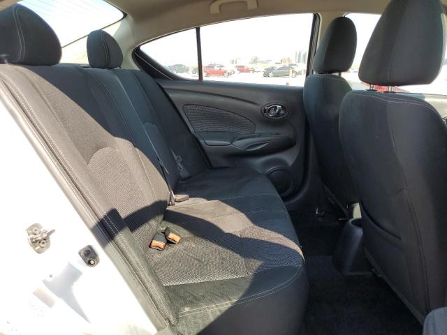 3N1CN7AP6KL839064 - 2019 NISSAN VERSA S Gümüş fotoğraf 10