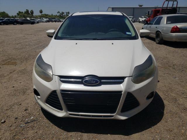 1FADP3N23EL175489 - 2014 FORD FOCUS TITANIUM WHITE photo 5