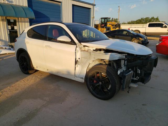 ZASFAKNN8J7B74647 - 2018 ALFA ROMEO STELVIO TI SPORT WHITE photo 4