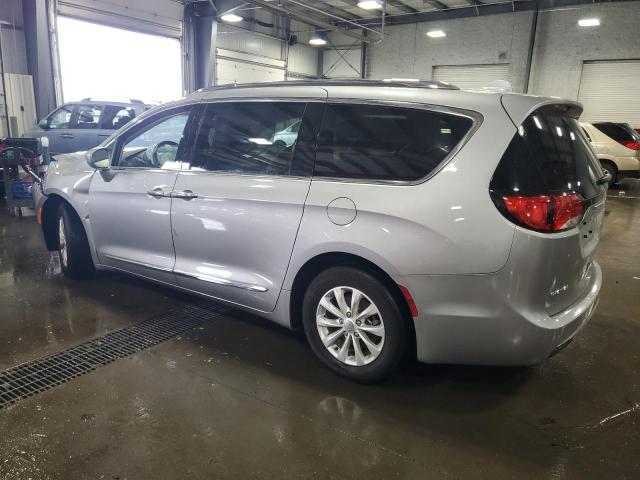 2C4RC1EG5JR103397 - 2018 CHRYSLER PACIFICA TOURING L PLUS GRAY photo 2