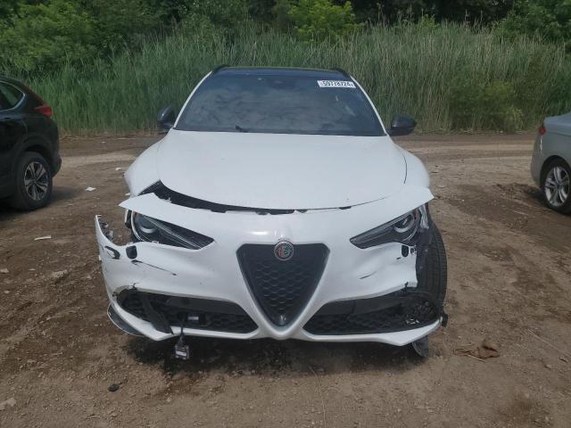 ZASPAKBN9N7D47476 - 2022 ALFA ROMEO STELVIO TI WHITE photo 5