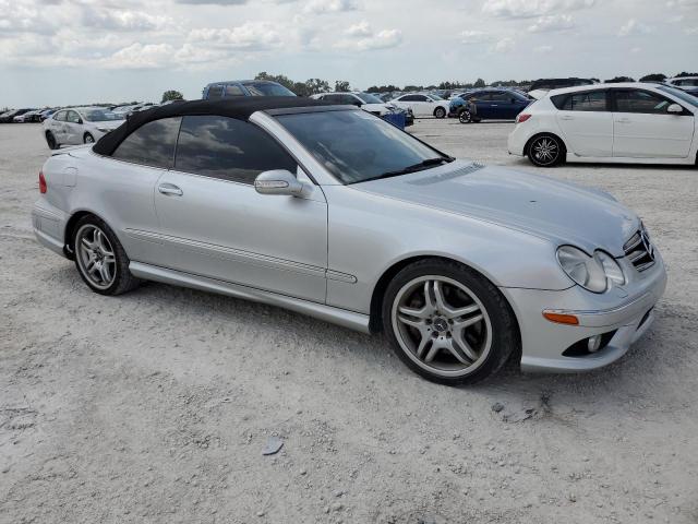 WDBTK72F48T098573 - 2008 MERCEDES-BENZ CLK 550 SILVER photo 4