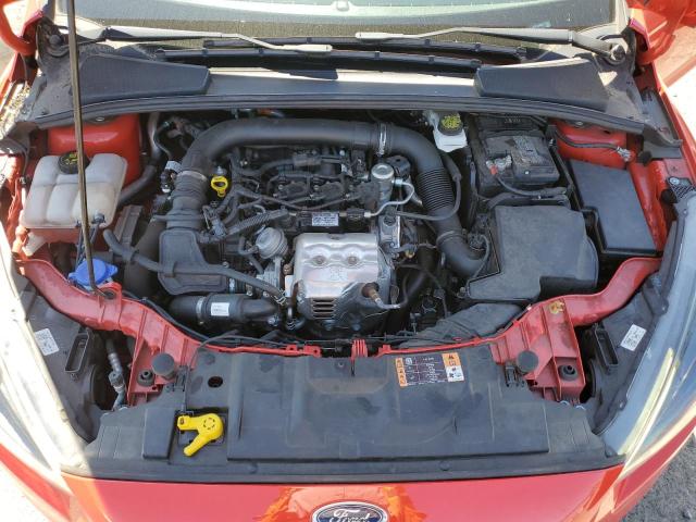 1FADP3FE6HL344501 - 2017 FORD FOCUS SE RED photo 11