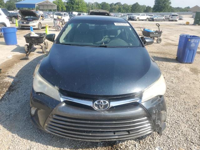 4T1BF1FK6HU397249 - 2017 TOYOTA CAMRY LE ნაცრისფერი ფოტო 5