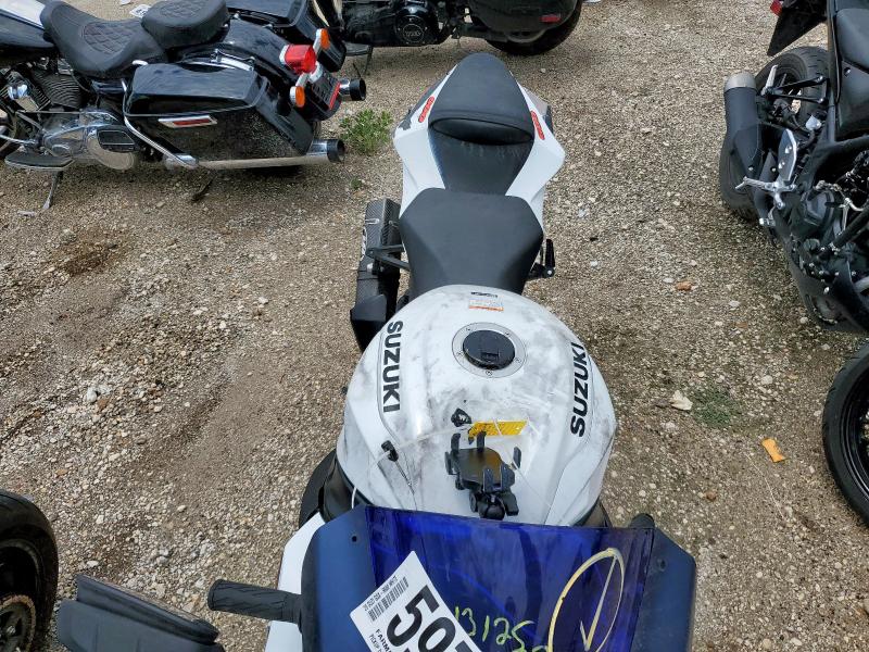 JS1GN7FA2S7100243 - 2025 SUZUKI GSX-R600 WHITE photo 5