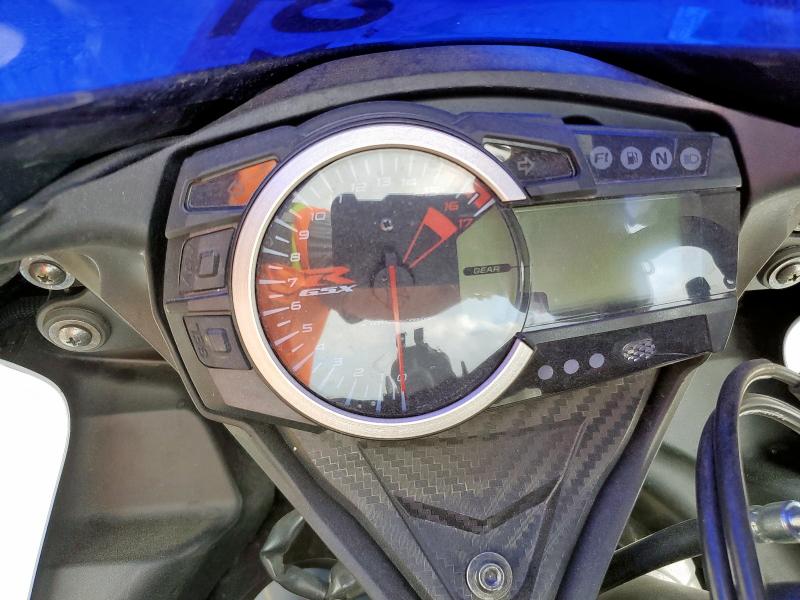 JS1GN7FA2S7100243 - 2025 SUZUKI GSX-R600 WHITE photo 7