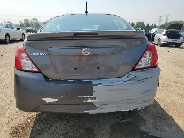 3N1CN7AP3JL836945 - 2018 NISSAN VERSA S GRAY photo 6