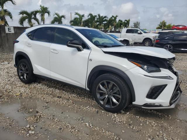 JTJYARBZ7K2152832 - 2019 LEXUS NX 300 BASE 白色 照片 4