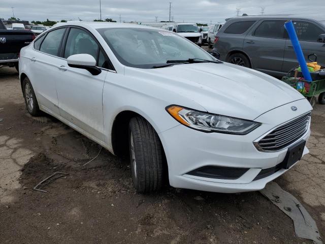 3FA6P0G73JR270811 - 2018 FORD FUSION S WHITE photo 4