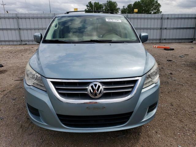 2V8HW54X69R575068 - 2009 VOLKSWAGEN ROUTAN SEL BLUE photo 5