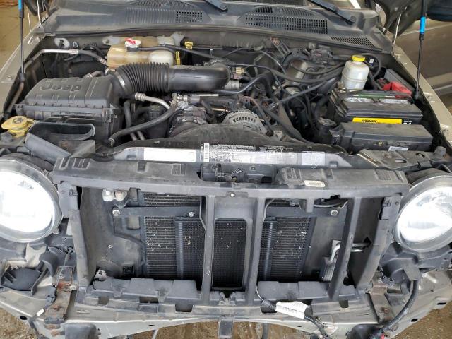 1J4GL38K65W606494 - 2005 JEEP LIBERTY RENEGADE 米色 照片 12