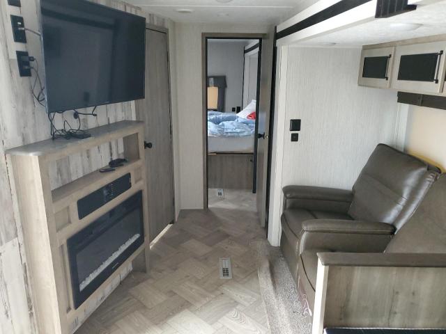 5ZT2PURB2N4013346 - 2022 FOREST RIVER PALOMINO PUMA 26FKDS WHITE photo 6