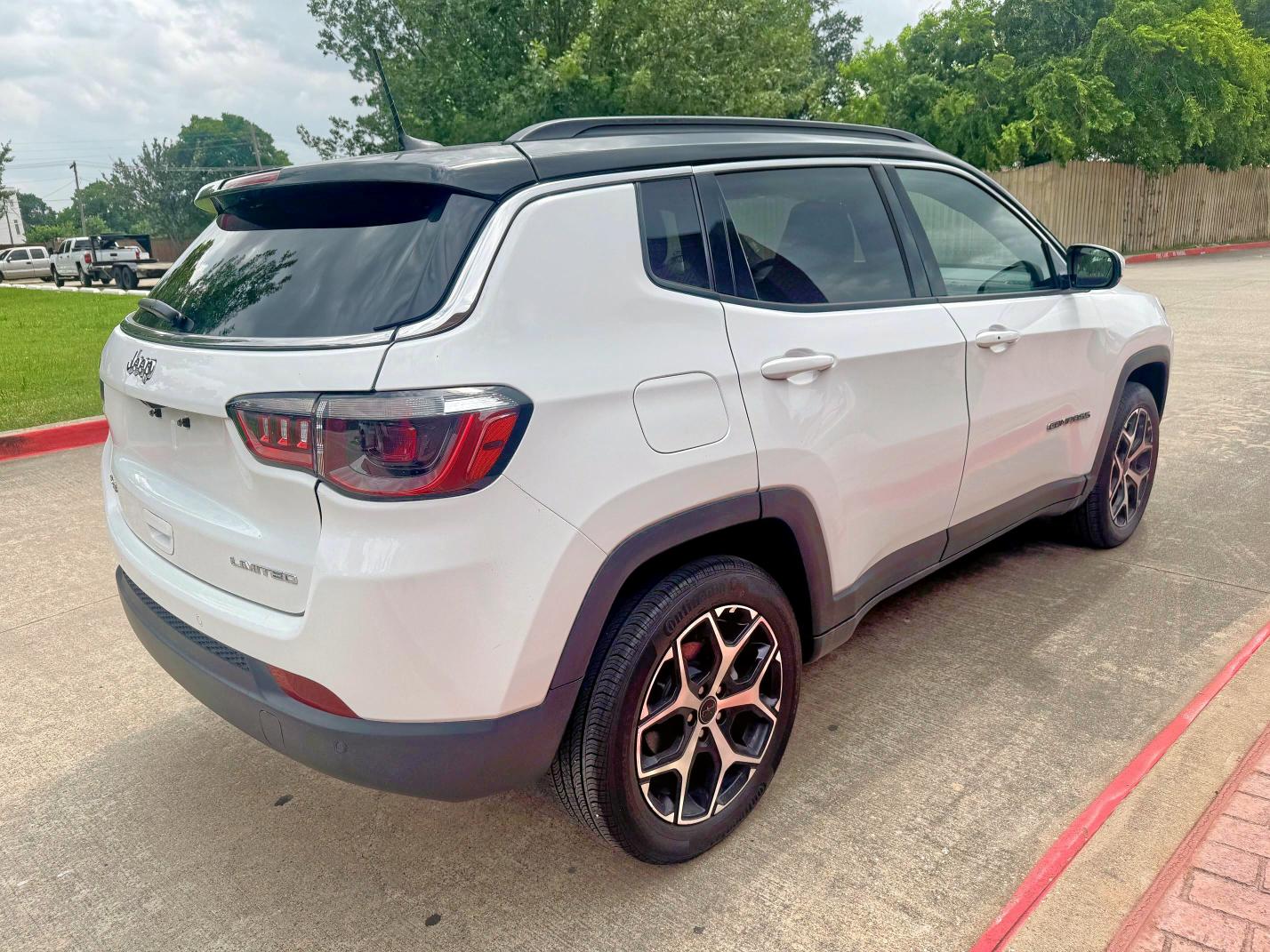 3C4NJDCNXST546294 - 2025 JEEP COMPASS LIMITED WHITE photo 4