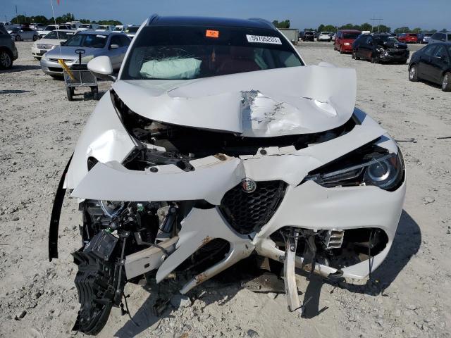ZASFAKBN4J7B97931 - 2018 ALFA ROMEO STELVIO TI WHITE photo 5