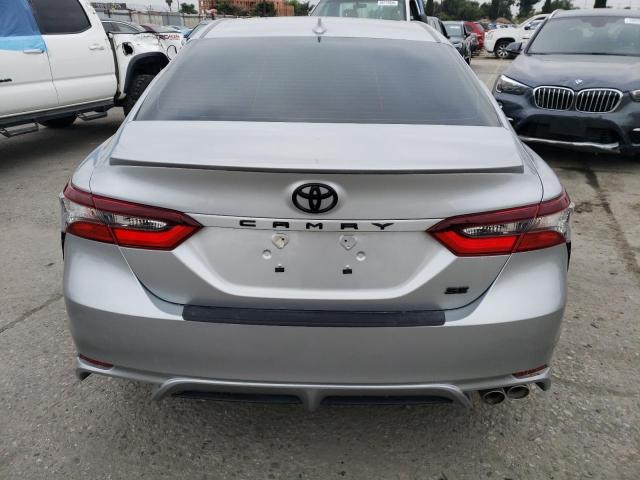 4T1G11AK2RU874630 - 2024 TOYOTA CAMRY SE NIGHT SHADE SILVER photo 6