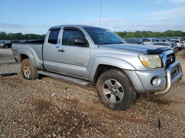 5TETU62NX8Z547902 - 2008 TOYOTA TACOMA PRERUNNER ACCESS CAB SILVER photo 4