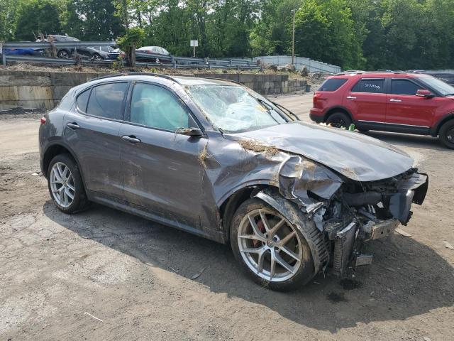 ZASPAKBN8K7C43413 - 2019 ALFA ROMEO STELVIO TI GRAY photo 4