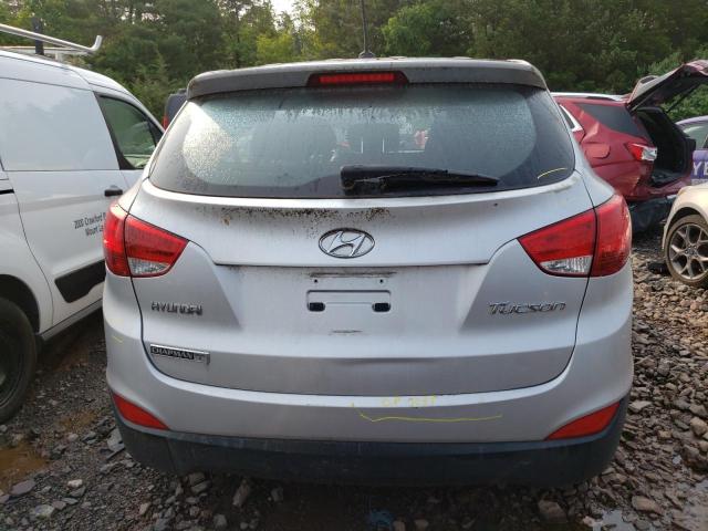 KM8JT3ABXBU225076 - 2011 HYUNDAI TUCSON GL SILVER photo 6