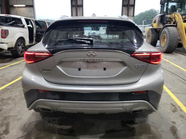 SJKCH5CR8HA039791 - 2017 INFINITI QX30 BASE ვერცხლისფერი ფოტო 6