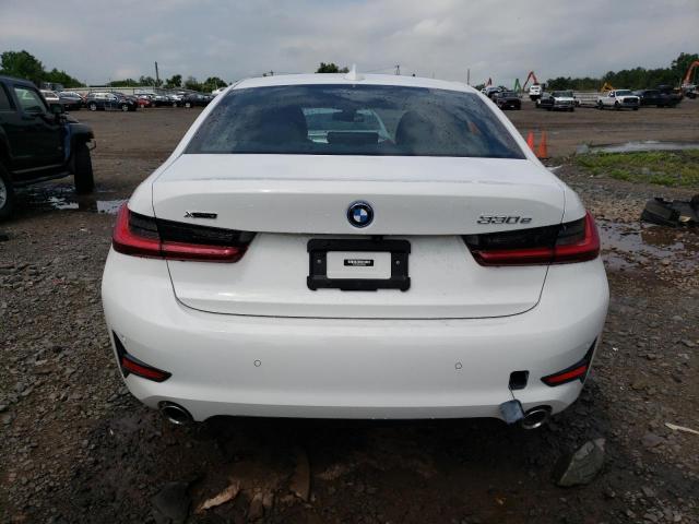 3MW5P9J01N8C53262 - 2022 BMW 330XE WHITE photo 6