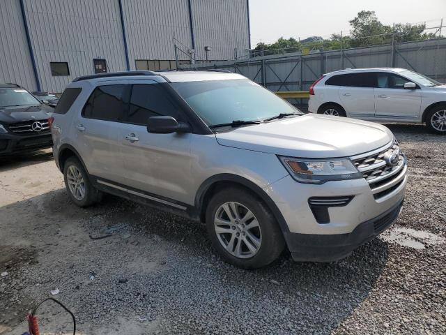 1FM5K8D87JGA13279 - 2018 FORD EXPLORER XLT Сріблястий фото 4