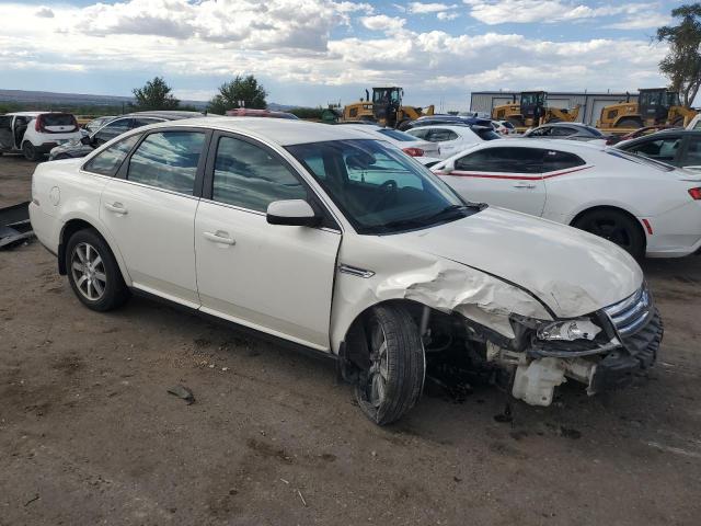 1FAHP27W49G121256 - 2009 FORD TAURUS SEL WHITE photo 4