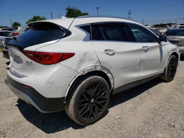 SJKCH5CR9HA037824 - 2017 INFINITI QX30 BASE WHITE photo 3