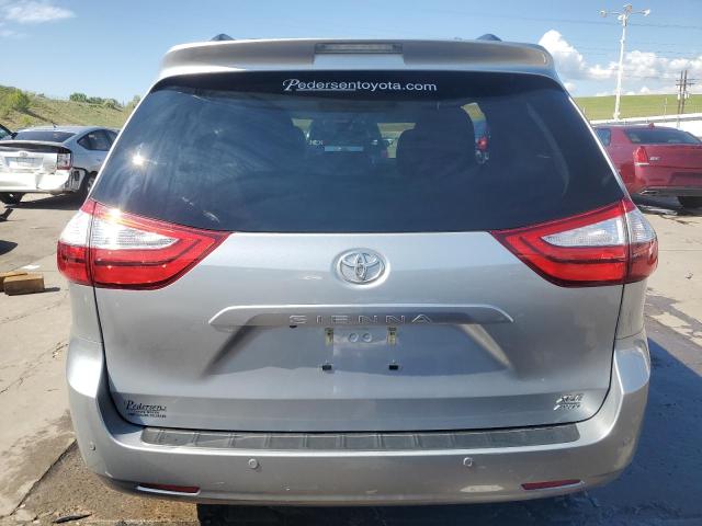 5TDDZ3DC5HS169369 - 2017 TOYOTA SIENNA XLE 银色 照片 6