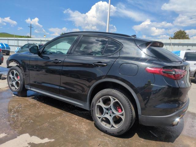 ZASFAKNN4J7B93258 - 2018 ALFA ROMEO STELVIO TI SPORT BLACK photo 2