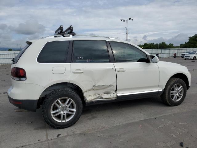 WVGBF7A99AD003059 - 2010 VOLKSWAGEN TOUAREG V6 WHITE photo 3