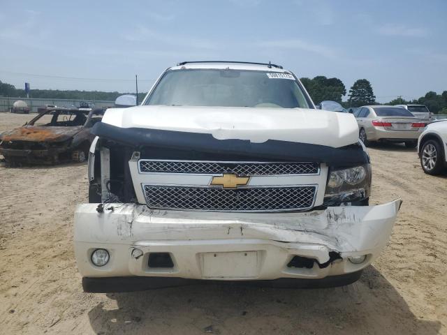 3GNTKGE72CG226196 - 2012 CHEVROLET AVALANCHE LTZ WHITE photo 5