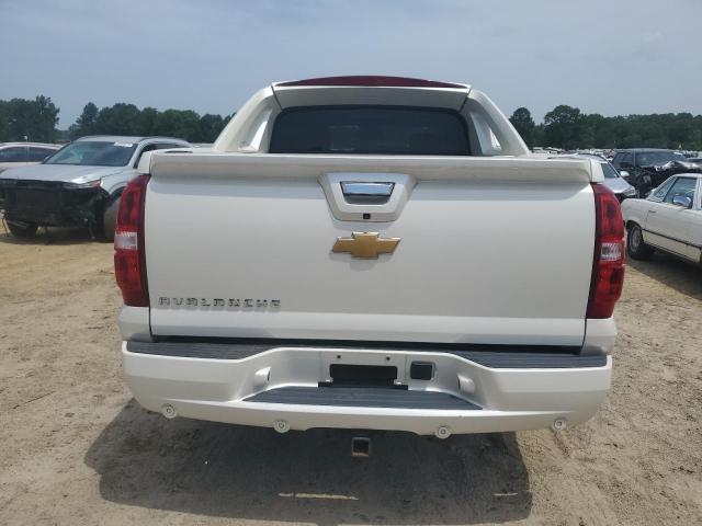 3GNTKGE72CG226196 - 2012 CHEVROLET AVALANCHE LTZ WHITE photo 6