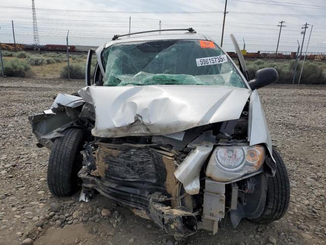 2C4GP54L35R481869 - 2005 CHRYSLER TOWN & COU TOURING SILVER photo 5