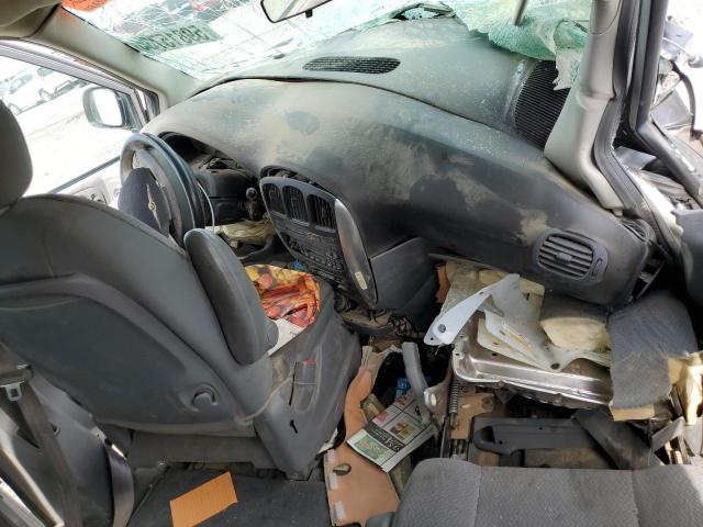 2C4GP54L35R481869 - 2005 CHRYSLER TOWN & COU TOURING SILVER photo 8