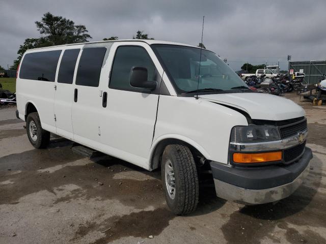 1GAZGPFG9G1237860 - 2016 CHEVROLET EXPRESS G3 LT WHITE photo 4