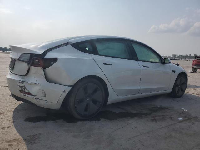 5YJ3E1EA2MF977475 - 2021 TESLA MODEL 3 Weiß Foto 3