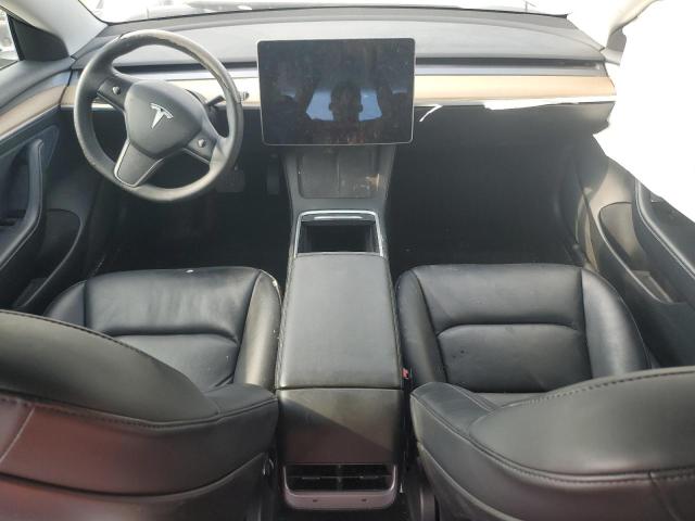 5YJ3E1EA2MF977475 - 2021 TESLA MODEL 3 Weiß Foto 8
