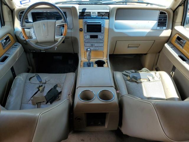 5LMFU28578LJ08113 - 2008 LINCOLN NAVIGATOR WHITE photo 8