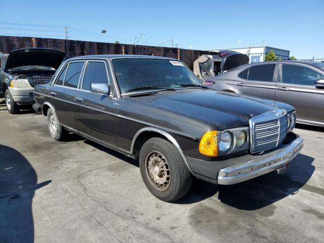 WDBAB33C0FA261748 - 1985 MERCEDES-BENZ 300 DT BLACK photo 4