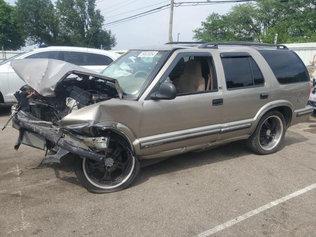 1GNCS13W3W2252472 - 1998 CHEVROLET BLAZER TAN photo 1