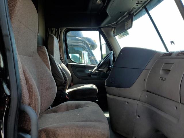 1FUJGLDR4HLJG4280 - 2017 FREIGHTLINER CASCADIA 1 შავი ფოტო 5