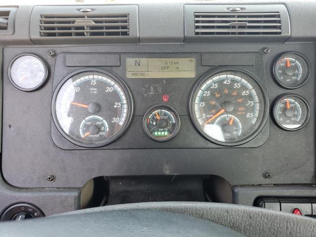 1FUJGEDRXHLHZ7966 - 2017 FREIGHTLINER CASCADIA 1 أسود صورة 8