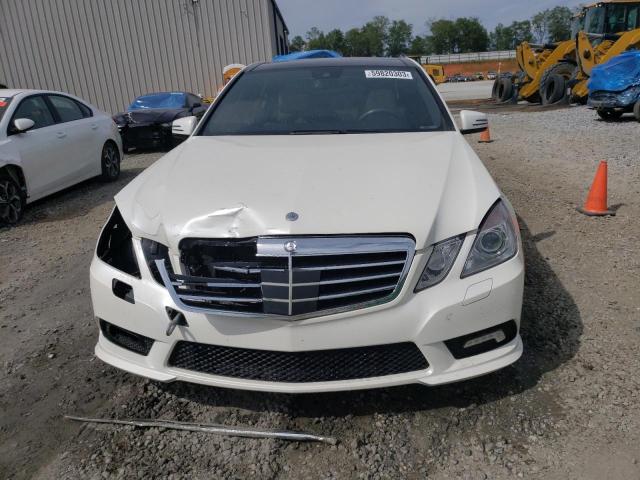 WDDHF5GB4BA455118 - 2011 MERCEDES-BENZ E 350 WHITE photo 5