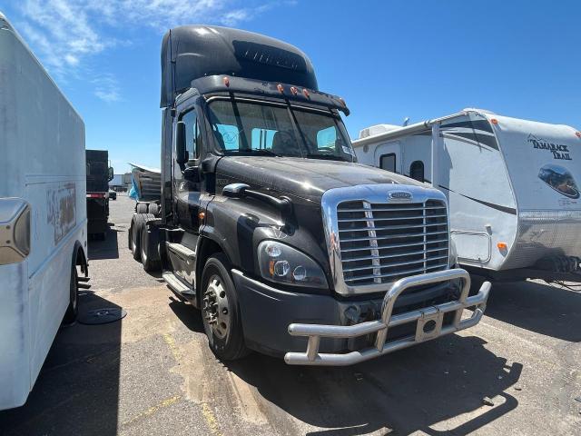 2016 FREIGHTLINER CASCADIA 1, null