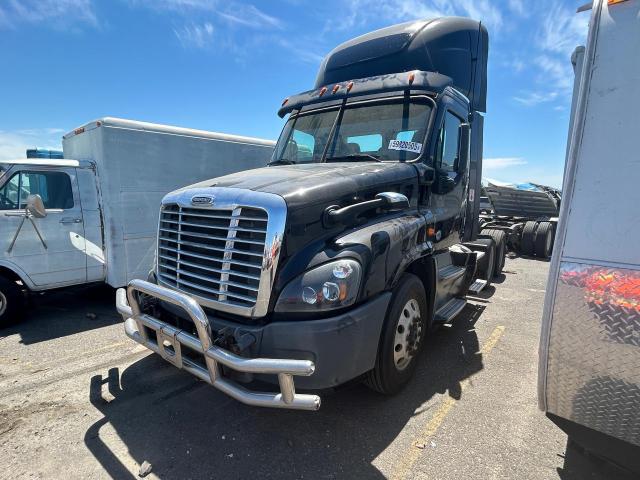1FUJGED67GLGW6546 - 2016 FREIGHTLINER CASCADIA 1 BLACK photo 2